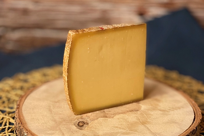 Сыр Грюнбергер 50% "Real Swiss Cheese"