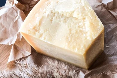 Сыр Гранде Свисс 40% "Real Swiss Cheese"