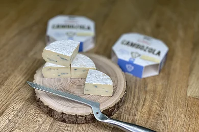 Сыр Камбоцола WhiteCheese from Zhukovka 125гр 50%