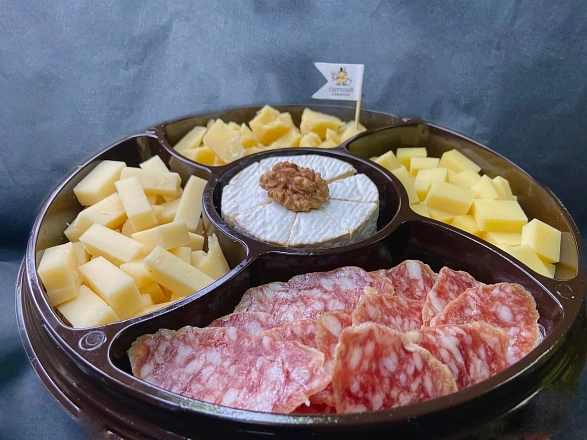 Сырная тарелка "Сезонное изобилие"