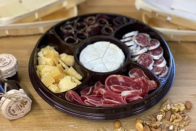 Тарелка сырно-мясная