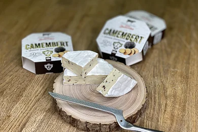 Сыр Камамбер WhiteCheese from Zhukovka 125гр 50% с черным трюфелем