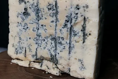 Сыр Рокфорини с голубой плесенью 50% жир "Кубанская Звездочка"